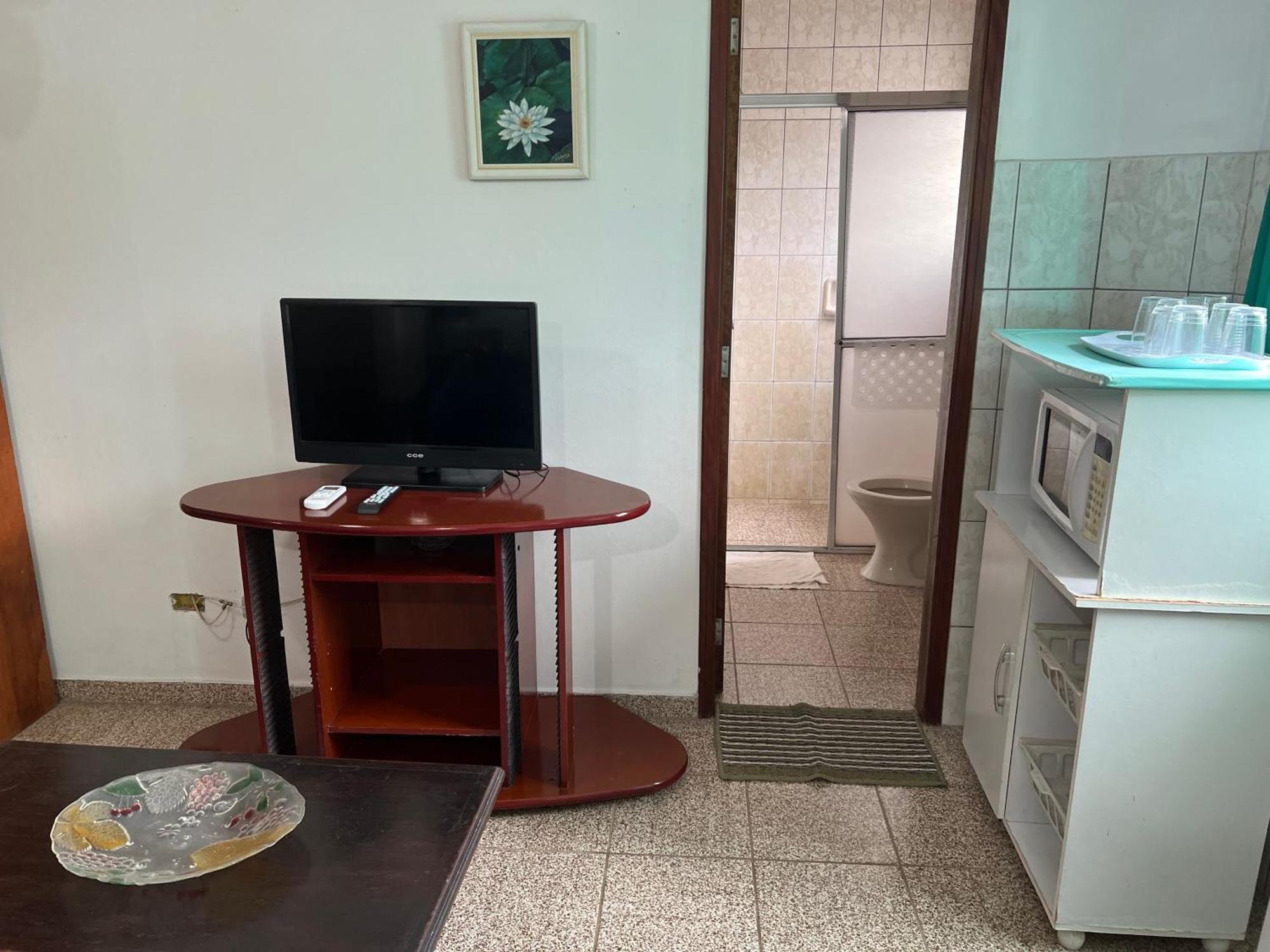 Aptos Familia Com Ar Condicionado Ubatuba Praia Pereque Acu エクステリア 写真
