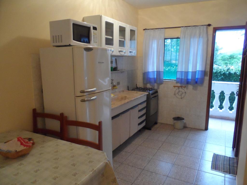 Aptos Familia Com Ar Condicionado Ubatuba Praia Pereque Acu エクステリア 写真